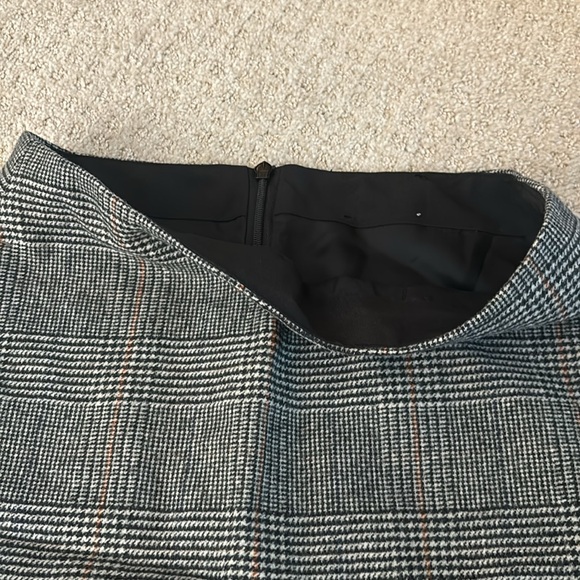 Aritzia Wilfred A line whoop cashmere blend mini skirt - Picture 4 of 6